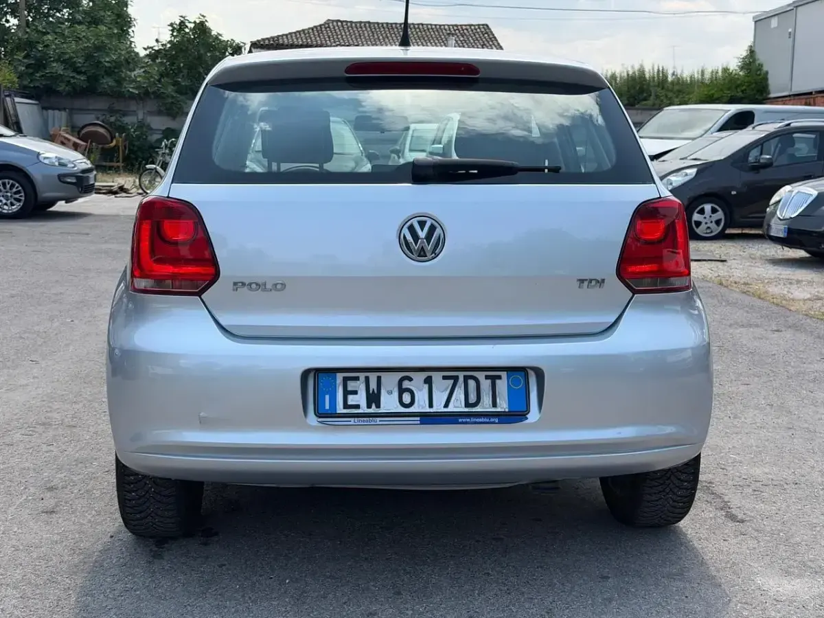 Usata VW Polo Trendline 74 CV (54 kW) 2014 Argento Berlina