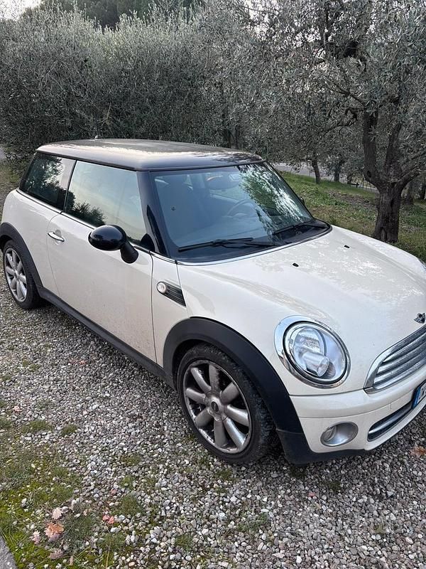 Usata Mini Cooper D 109 CV (80 kW) 2009 Bianco Utilitaria