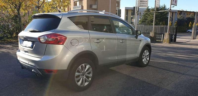 Usata Ford Kuga Titanium 140 CV (102 kW) 2011 Argento SUV