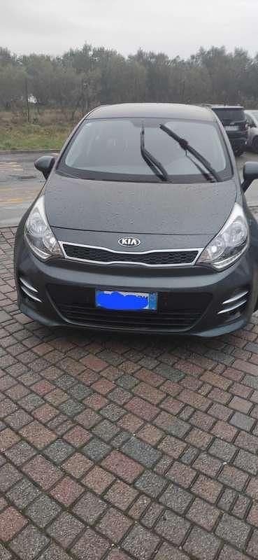 Usata Kia Rio 75 CV (55 kW) 2017 Grigio Berlina