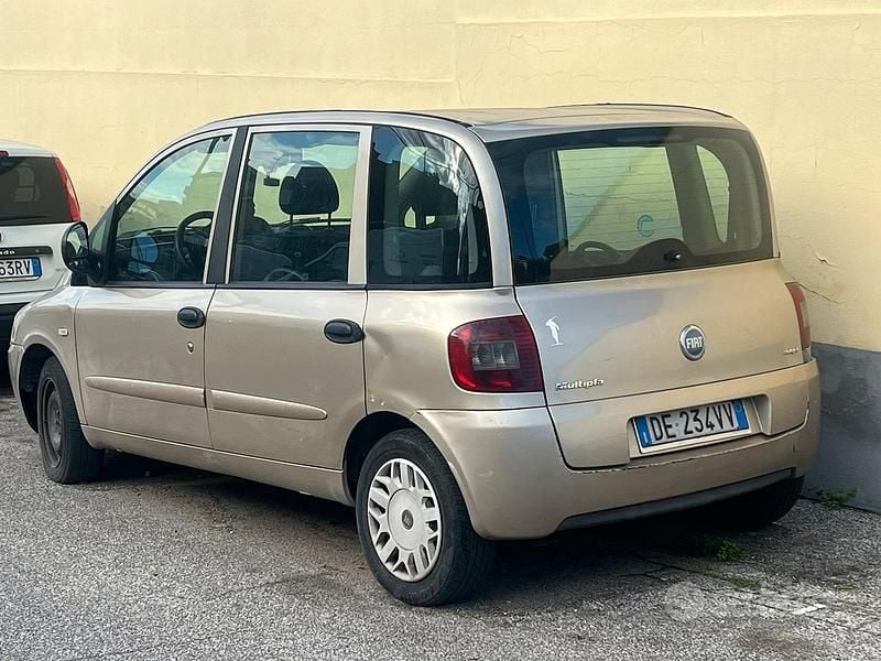 Usata Fiat Multipla 120 CV (88 kW) 2006 Monovolume
