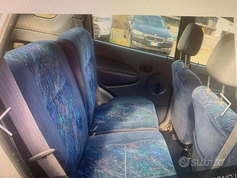 Usata Daihatsu Terios 83 CV (61 kW) 1999 Grigio SUV