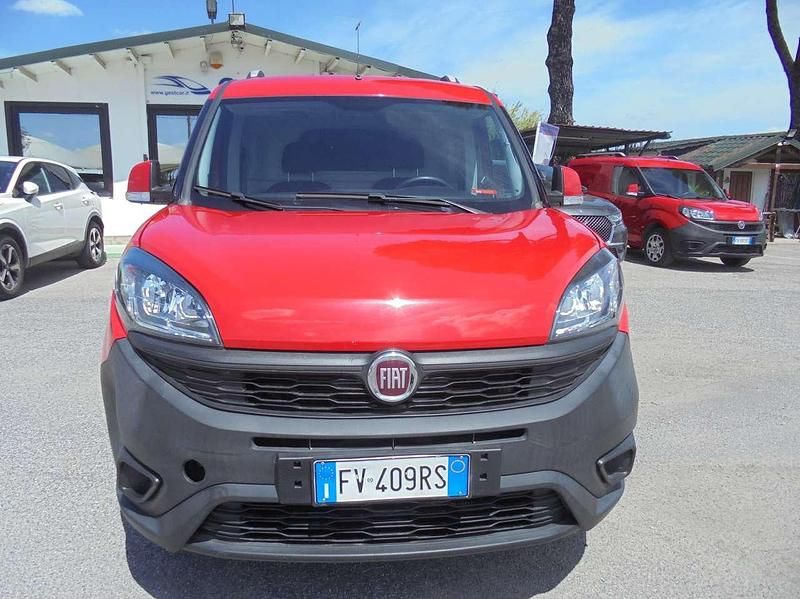 Usata Fiat Doblò Active 77 CV (56 kW) 2019 Rosso Monovolume