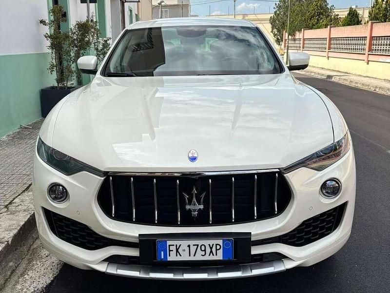 Usata Maserati Levante 275 CV (202 kW) 2017 Bianco SUV
