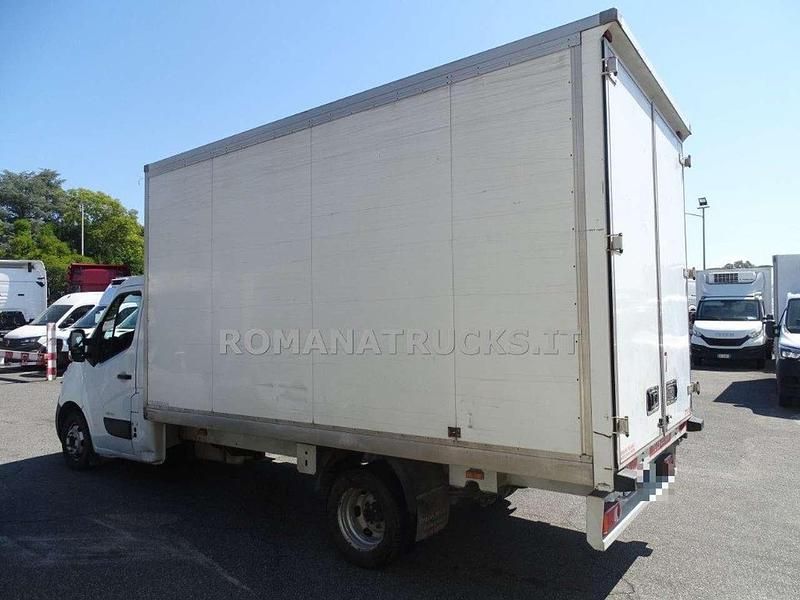 Usata Renault Master 165 CV (121 kW) 2018 Bianco pastello Furgone