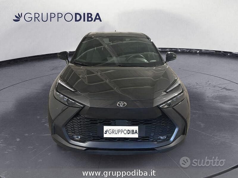 Usata Toyota C-HR Trend 140 CV (102 kW) 2024 Grigio SUV