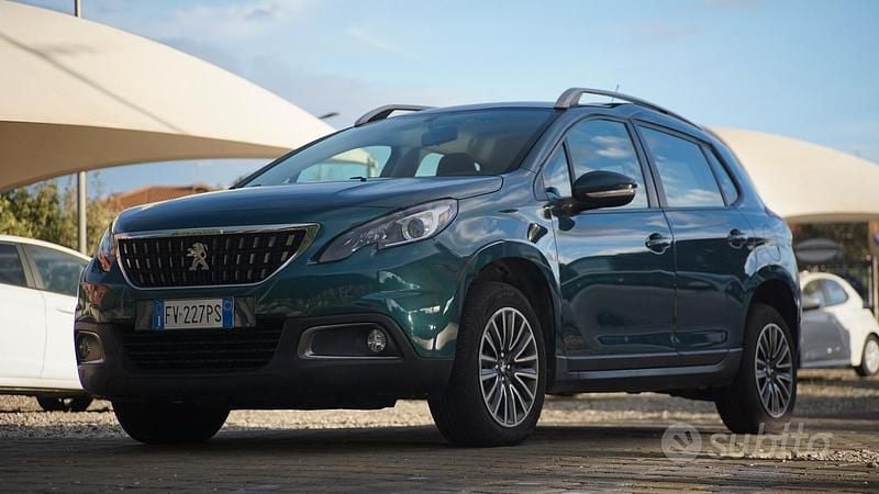 Verde Usata 2019 Peugeot 2008 Active SUV | 13.000 € (Ottimo prezzo) - Immagine 1/4