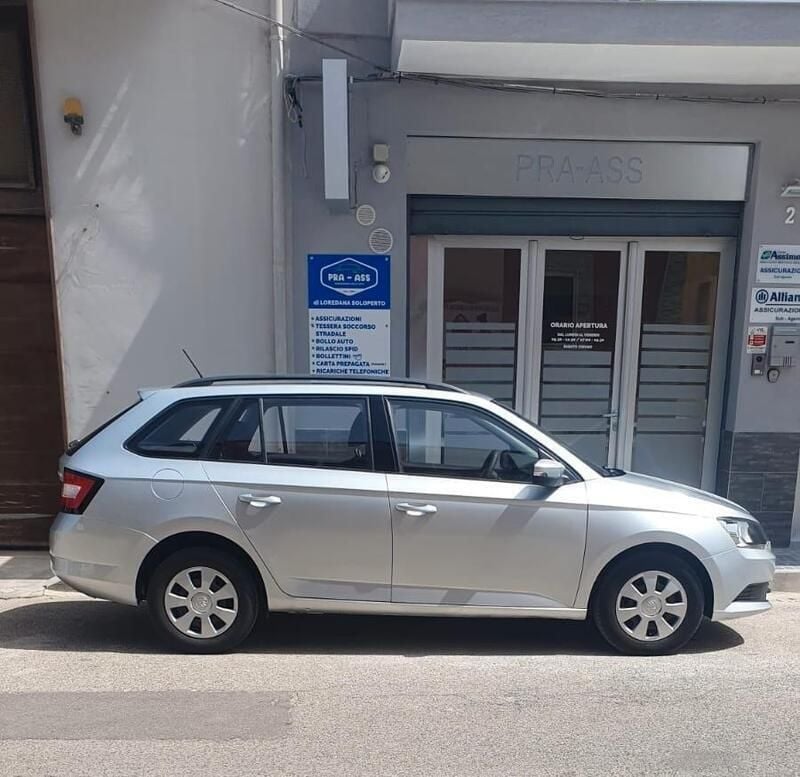 Usata Skoda Fabia Active 90 CV (66 kW) 2015 Grigio Utilitaria