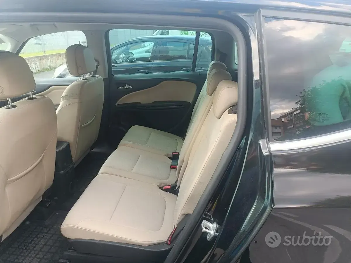 Usata Opel Zafira Tourer 150 CV (110 kW) 2017 Nero Monovolume