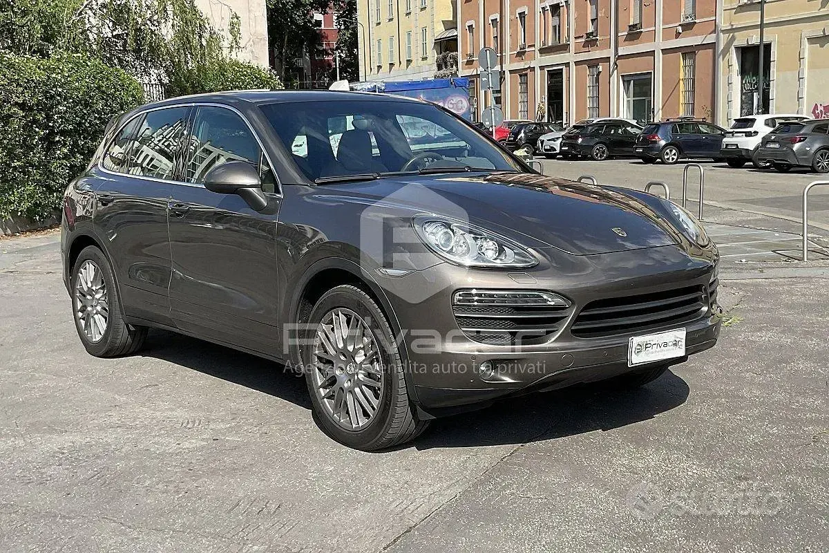 Usata Porsche Cayenne 400 CV (294 kW) 2011 Marrone SUV