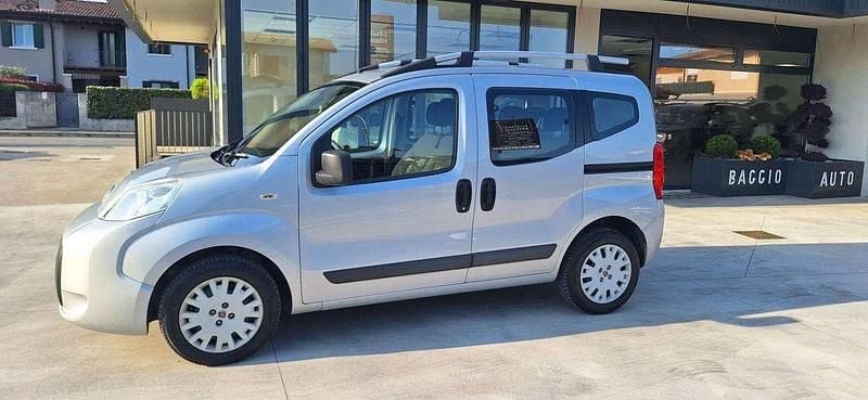 Usata Fiat Qubo Dynamic 75 CV (55 kW) 2011 Argento metallizzato Monovolume