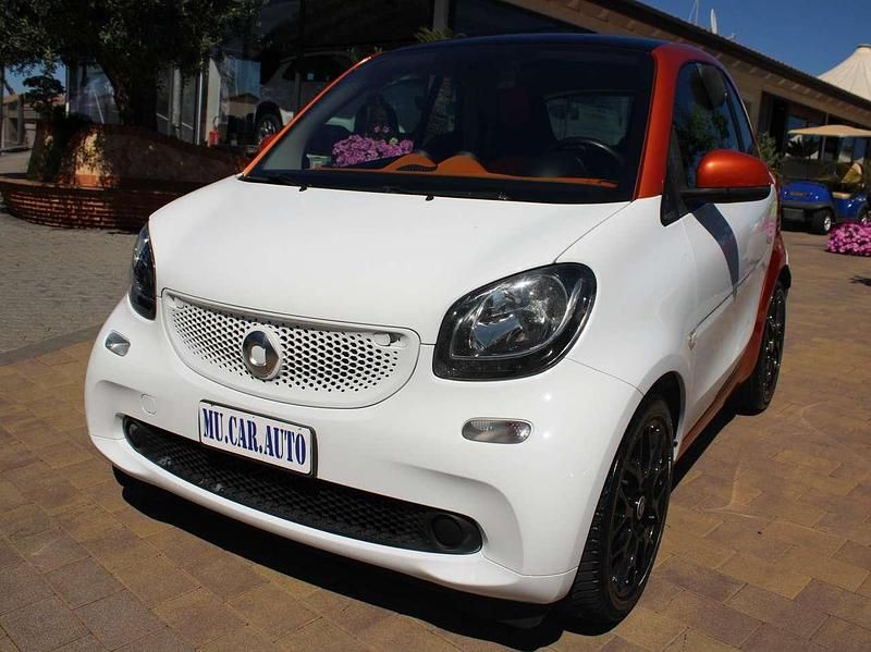 Bianco Usata 2015 Smart ForTwo Coupé Prime Due volumi | 9500 € (Buon prezzo) - Immagine 1/4