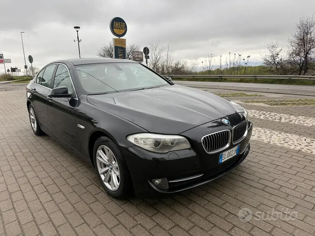 Usata BMW 520 Sport Line 184 CV (135 kW) 2012 Nero Berlina