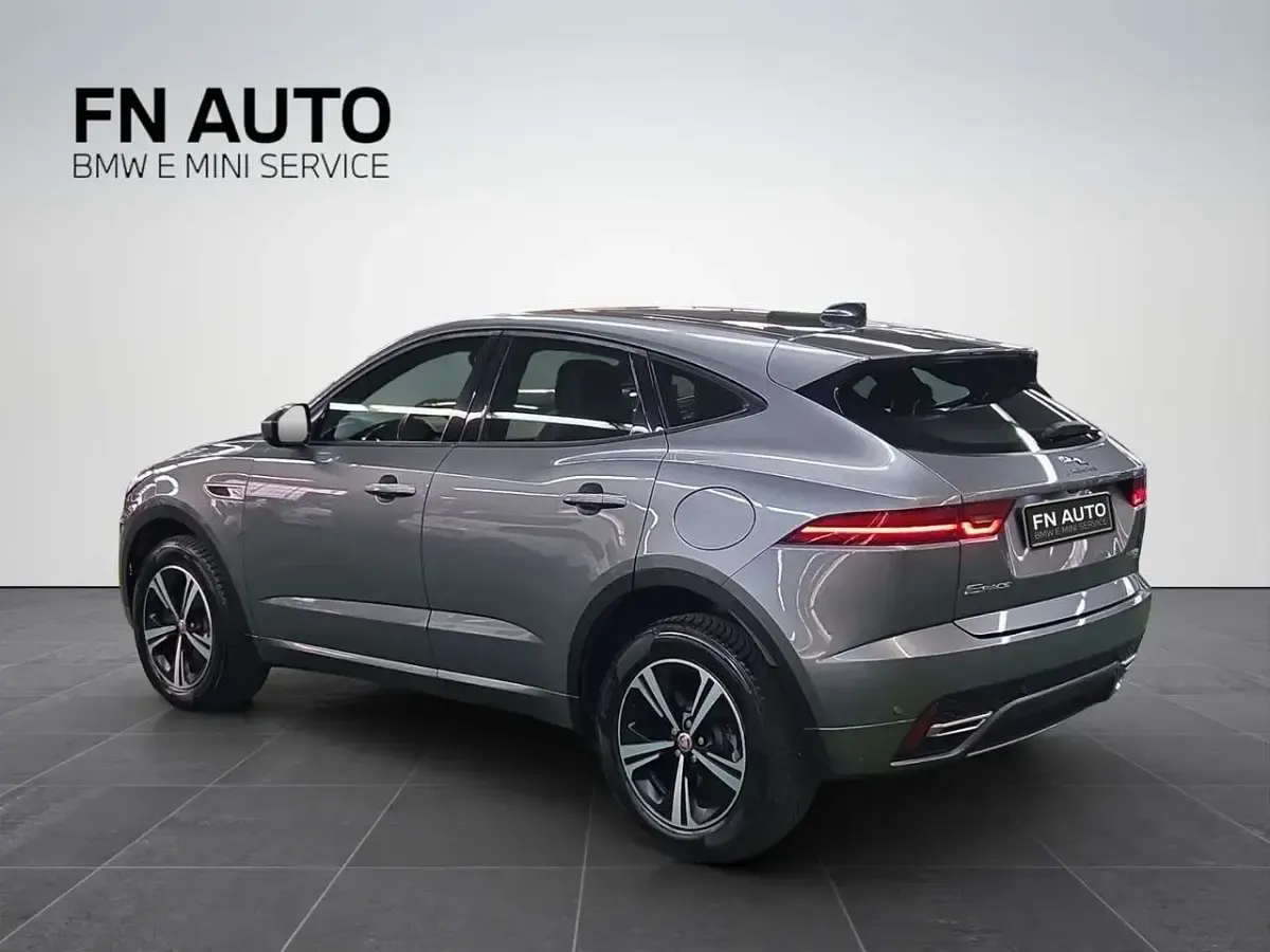 Usata Jaguar E-Pace R-Dynamic 300 CV (220 kW) 2022 Gray SUV