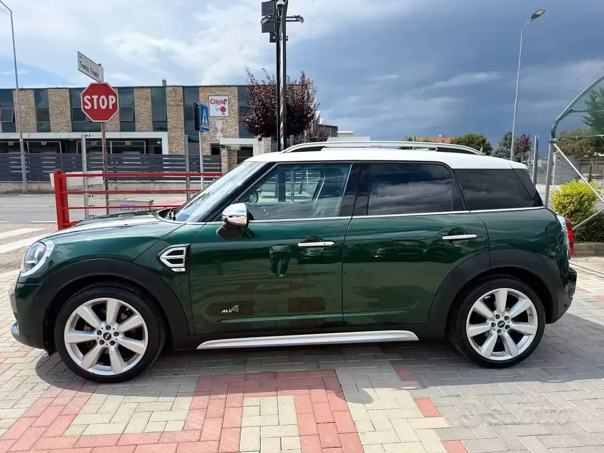 Usata Mini Cooper D Countryman Hype 150 CV (110 kW) 2017 Verde SUV