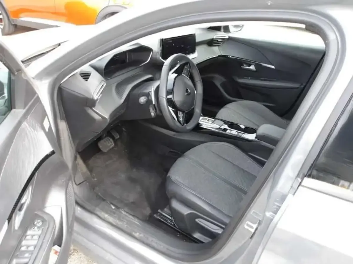 Usata Peugeot 208 Allure 135 CV (99 kW) 2025 Grigio Utilitaria