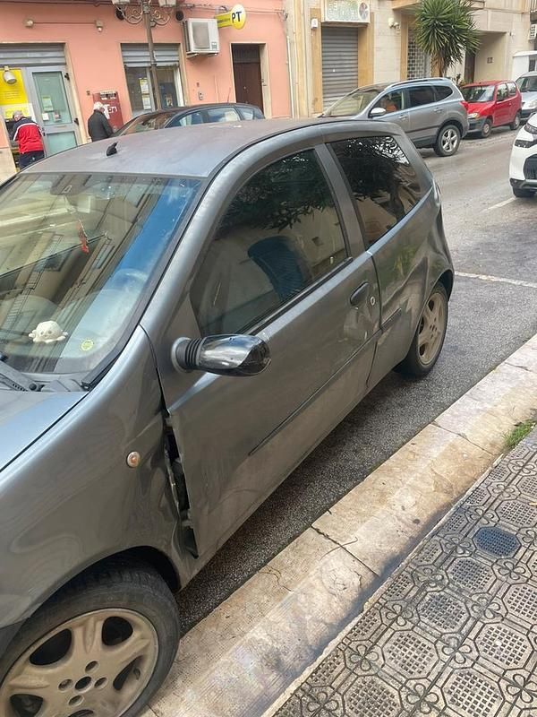 Usata Fiat Punto 2004 Grigio Utilitaria