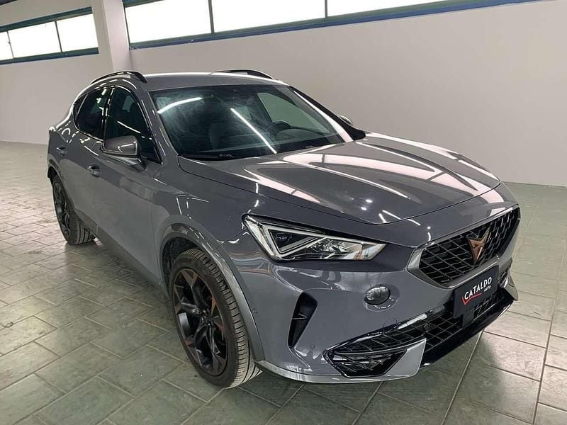 Grigio Usata 2024 Cupra Formentor SUV | 29.900 € (Buon prezzo) - Immagine 1/4