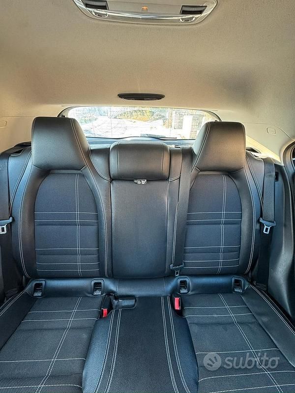 Usata Mercedes A180 109 CV (80 kW) 2015 Nero Berlina