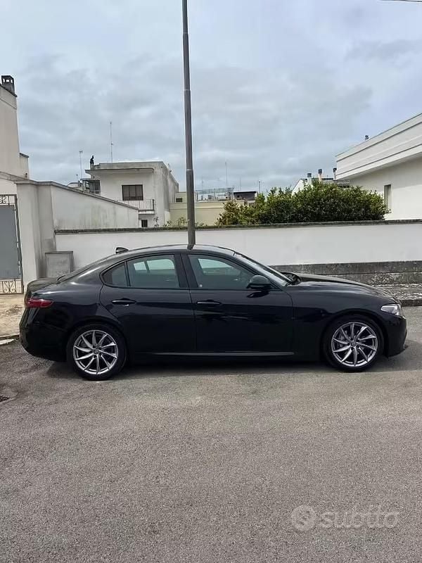 Usata Alfa Romeo Giulia 160 CV (117 kW) 2019 Nero Berlina