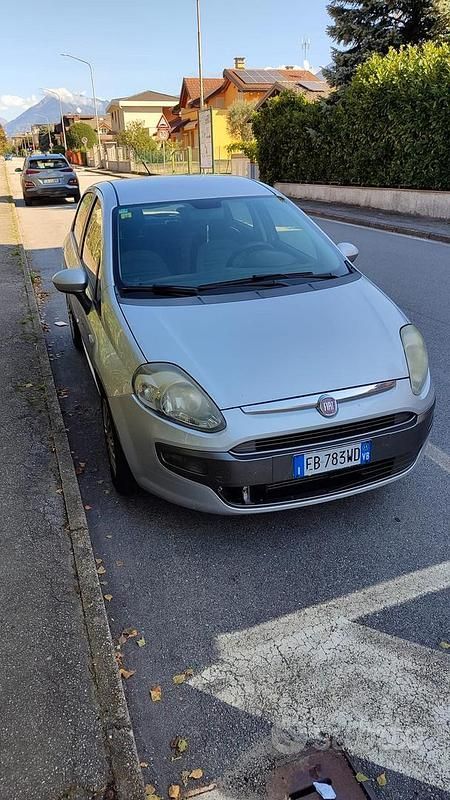 Usata 2010 Fiat Punto Due volumi | 750 € (Super prezzo) - Immagine 1/4