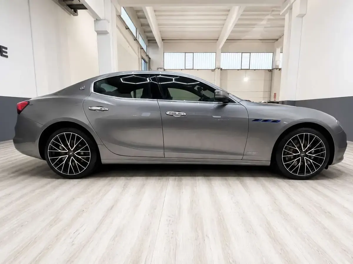 Usata Maserati GranSport 330 CV (242 kW) 2021 Grigio Berlina