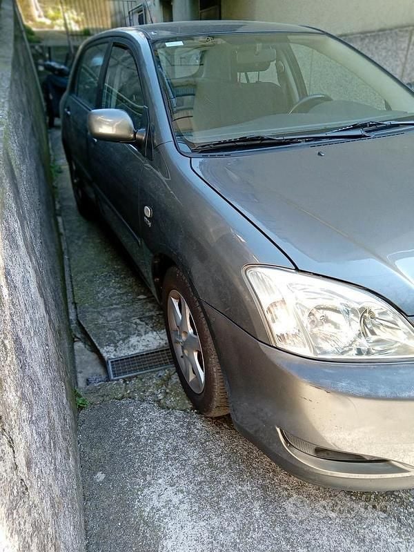 Usata Toyota Corolla 97 CV (71 kW) 2002 Berlina