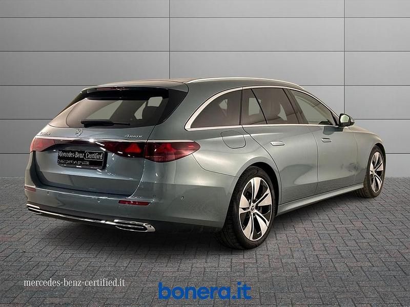 Usata Mercedes 300 Premium 312 CV (229 kW) 2024 Verde Station wagon