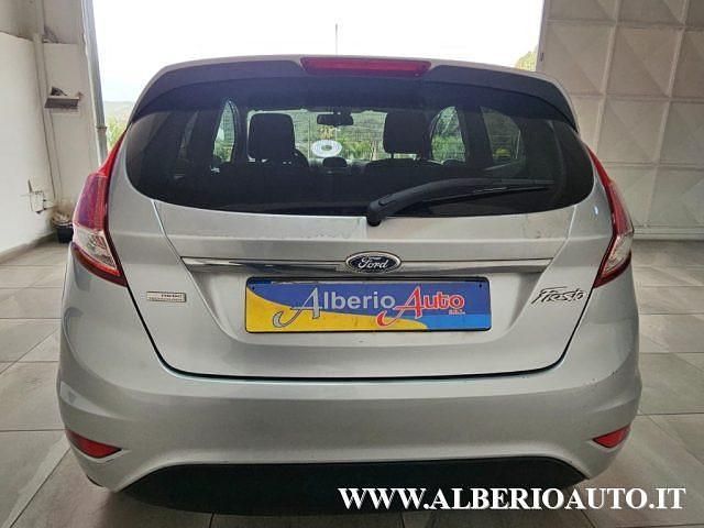 Usata Ford Fiesta Titanium 75 CV (55 kW) 2013 Argento Utilitaria