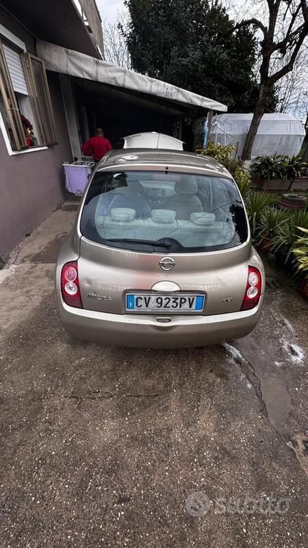 Grigio Usata 2005 Nissan Micra Due volumi | 1850 € (Buon prezzo) - Immagine 1/4