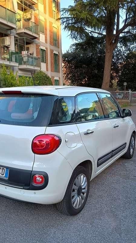 Usado Fiat 500L Pop Star 120 CV (88 kW) 2015 Blanco Monovolumen