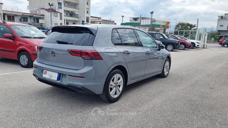 Usata VW Golf VII Life 150 CV (110 kW) 2021 Grigio Utilitaria