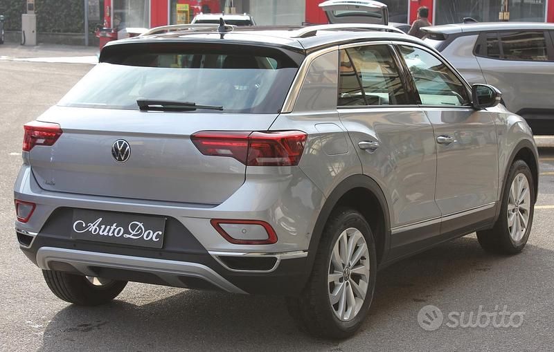 Usata VW T-Roc Style 116 CV (85 kW) 2025 Grigio SUV