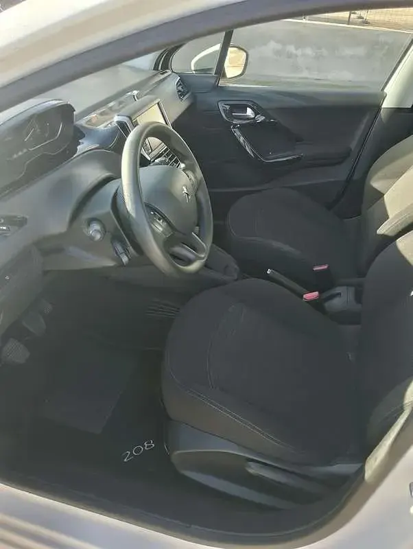 Usata Peugeot 208 Active 101 CV (74 kW) 2020 Utilitaria