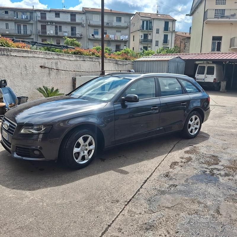 Usata Audi A4 143 CV (105 kW) 2010 Nero Station wagon