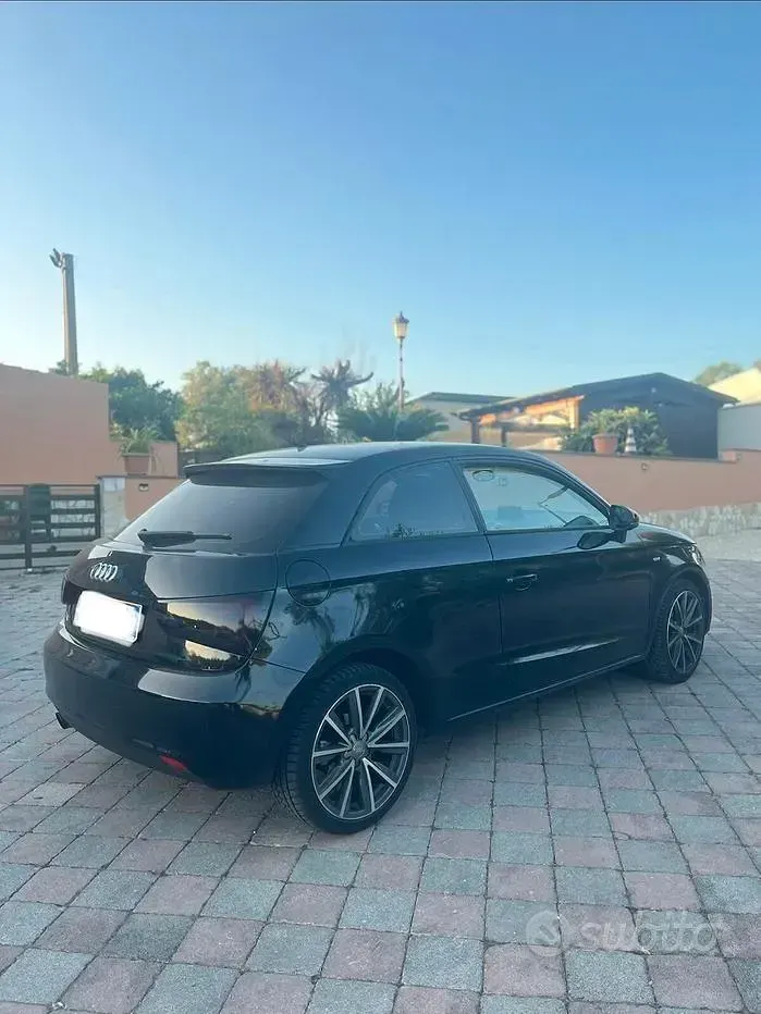 Usata Audi A1 Ambition 86 CV (63 kW) 2011 Nero Utilitaria