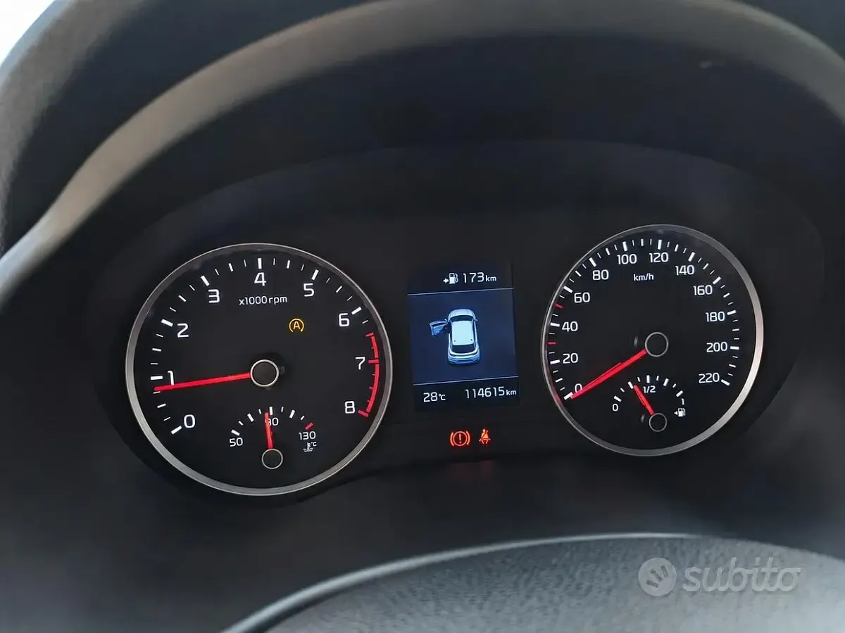 Usata Kia Stonic Style 120 CV (88 kW) 2017 Grigio SUV