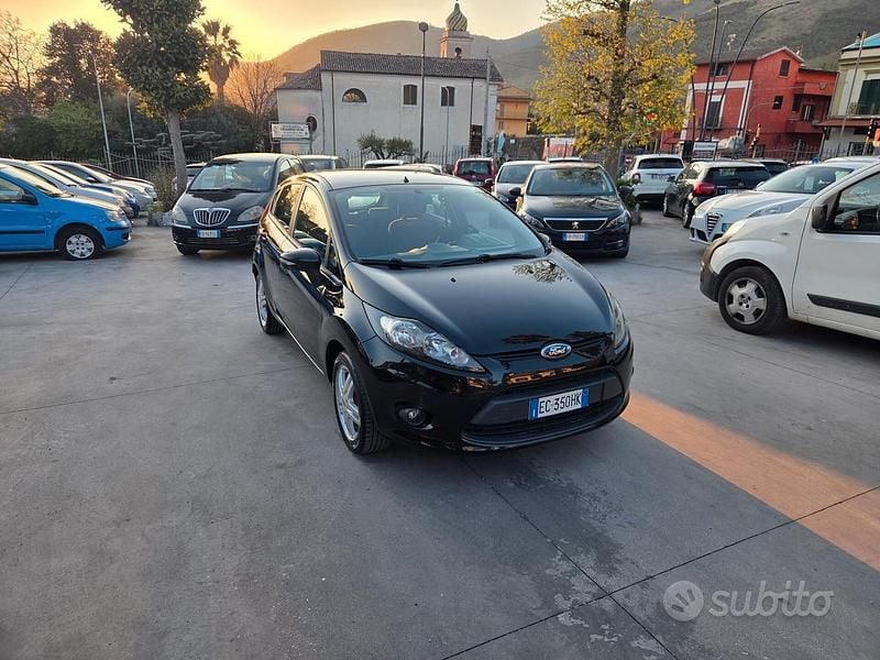 Usata Ford Fiesta Titanium 68 CV (50 kW) 2010 Nero Utilitaria