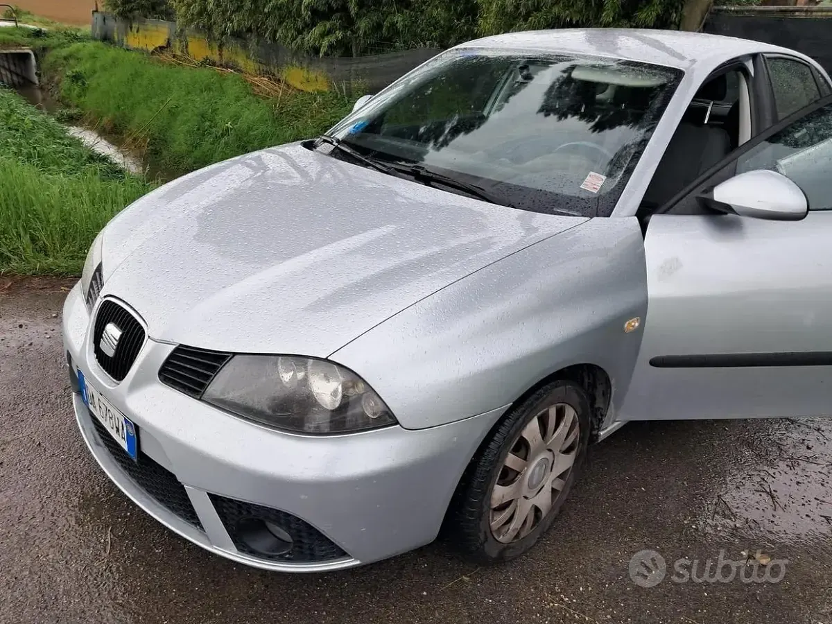 Usata Seat Ibiza 101 CV (74 kW) 2006 Grigio Utilitaria