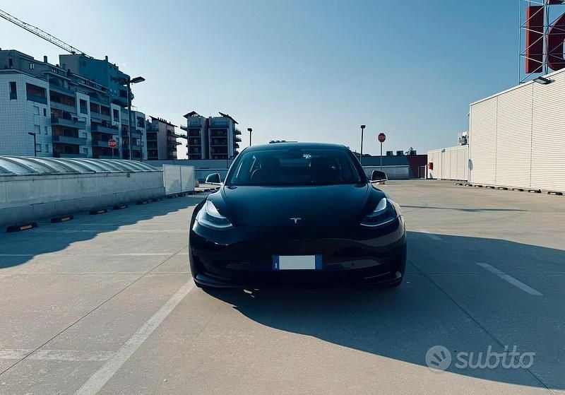 Usata Tesla Model 3 Standard Range Plus 239 kW (325 CV) 2020 Nero Berlina