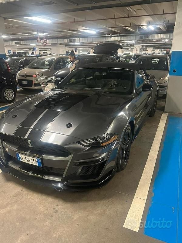 Usata Ford Mustang Convertible 317 CV (233 kW) 2020 Nero Cabrio