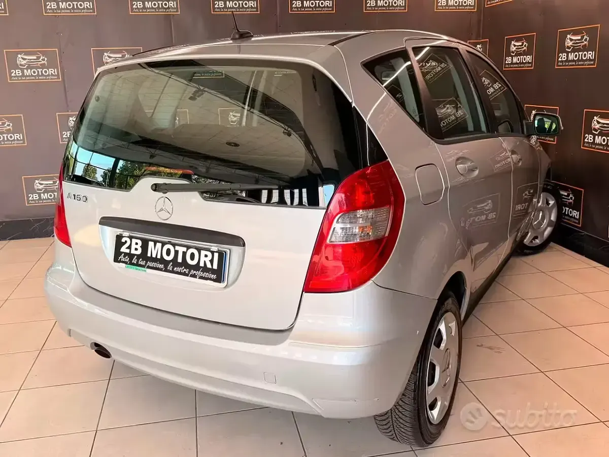 Usata Mercedes A160 Executive 95 CV (69 kW) 2012 Grigio Utilitaria
