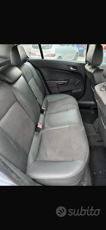 Usata Opel Astra 101 CV (74 kW) 2004 Bianco Utilitaria