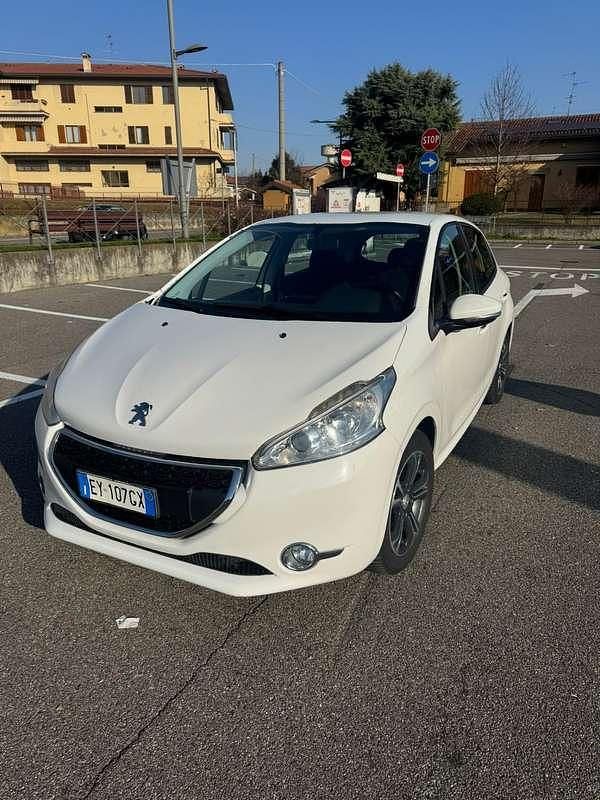 Usata Peugeot 208 Access 68 CV (50 kW) 2013 Utilitaria