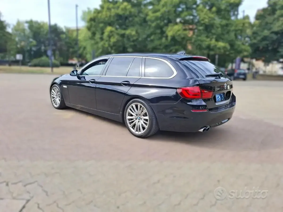 Usata BMW 520 Efficient Dynamics 184 CV (135 kW) 2013 Nero Berlina