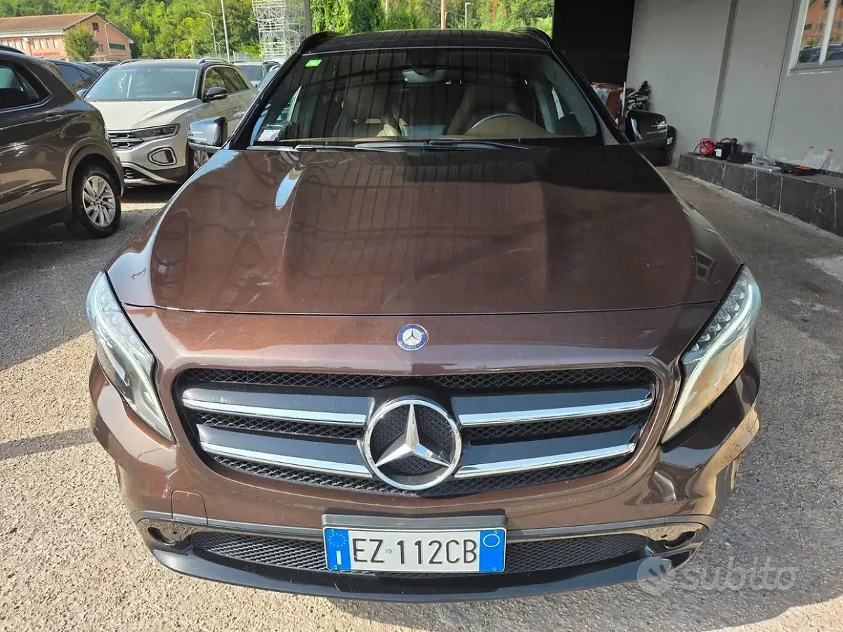 Usata Mercedes GLA200 Premium 136 CV (100 kW) 2015 Nero SUV