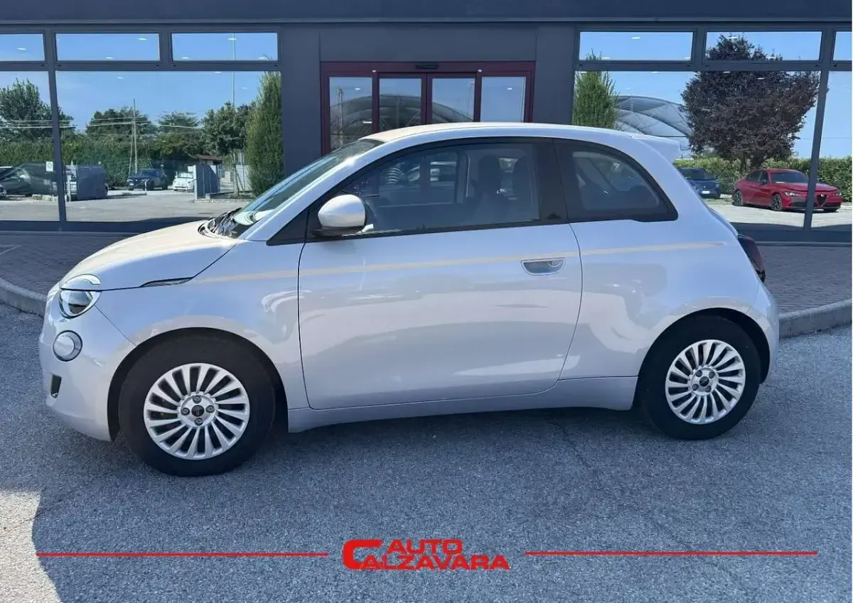 Usata Fiat 500e 42 kW (58 CV) 2025 Grigio moonlight Berlina
