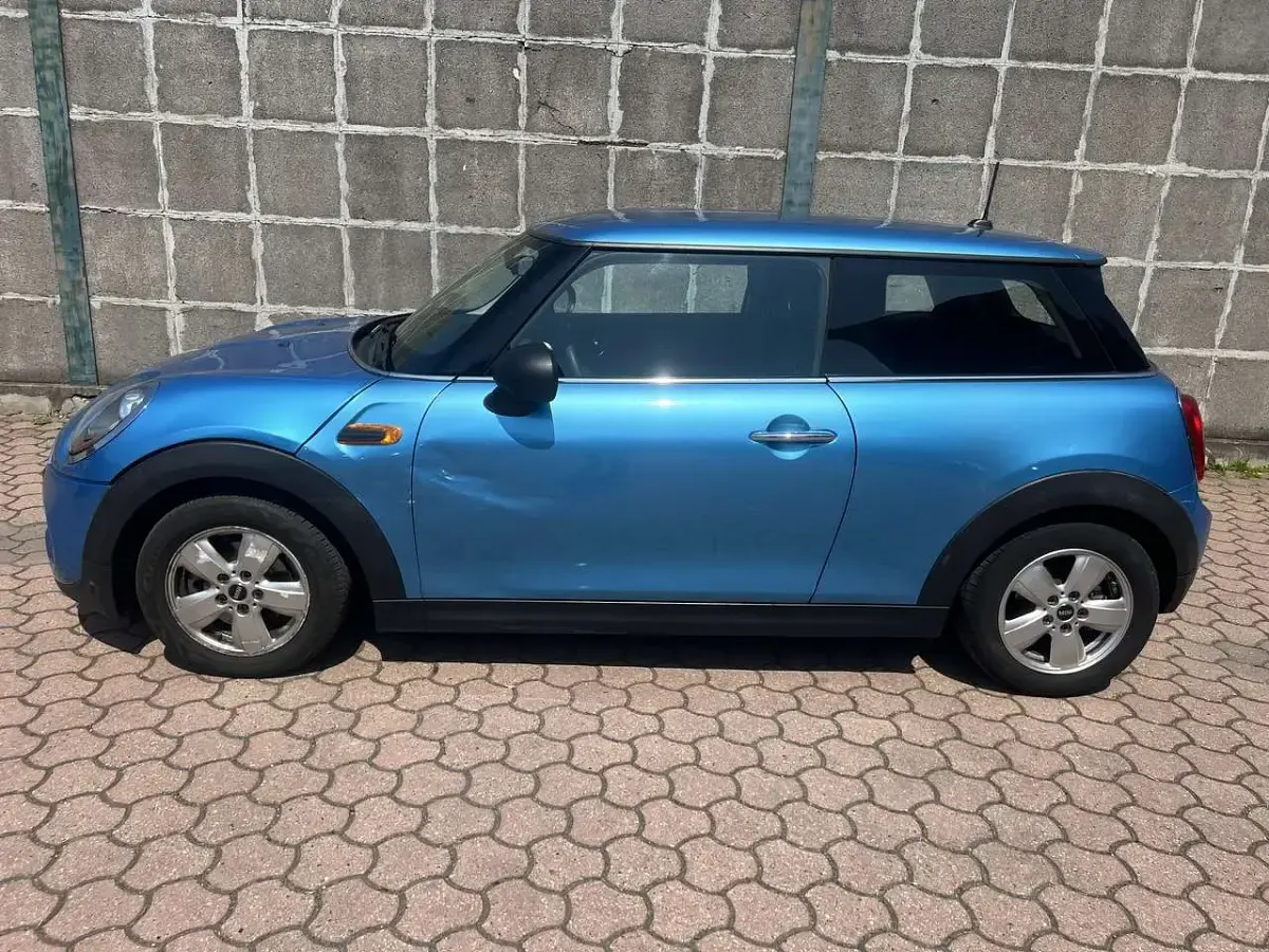 Usata Mini ONE 75 CV (55 kW) 2017 Blu/azzurro Utilitaria