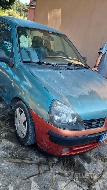Usata Renault Clio II 65 CV (47 kW) 2003 Utilitaria