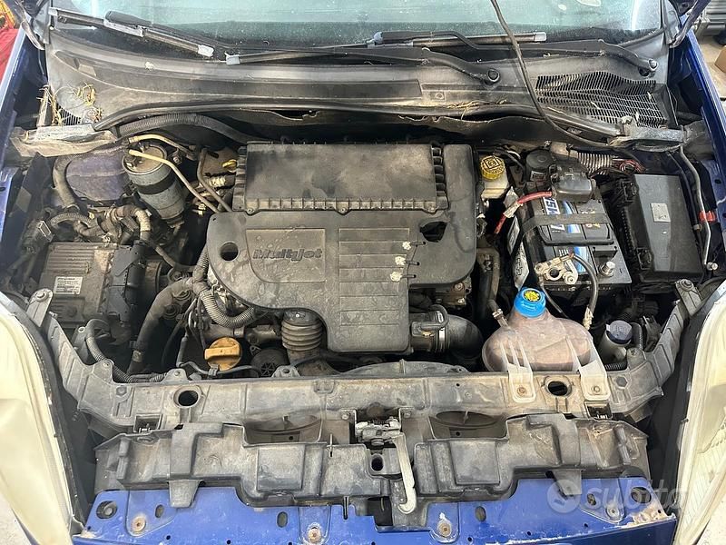 Usata Fiat Grande Punto 90 CV (66 kW) 2007 Blu Utilitaria
